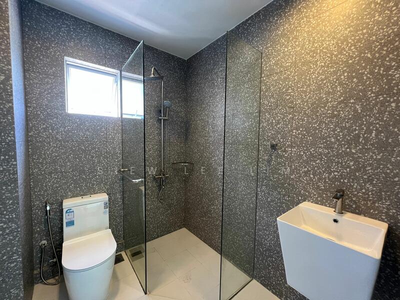 Cheap 4 Bedroom High Floor Move In Now Near Amenities