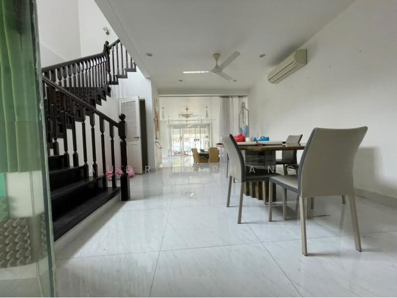 Kovan 2sty corner terrace, Kovan road, Hougang / Punggol / Sengkang, 6 Bedrooms, 3,400 sqft, Semi-Detached House For Rent, by Audrey Phang, 23722051 - PropertyGuru.com.sg