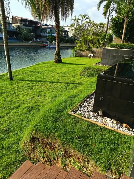 For Rent - Paradise Island