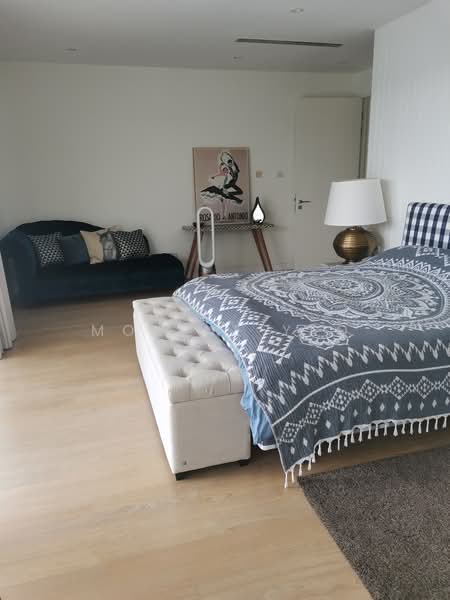 For Rent - Paradise Island