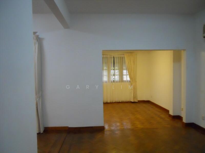 For Rent - Nostalgic Semi d with Lush Greenery
