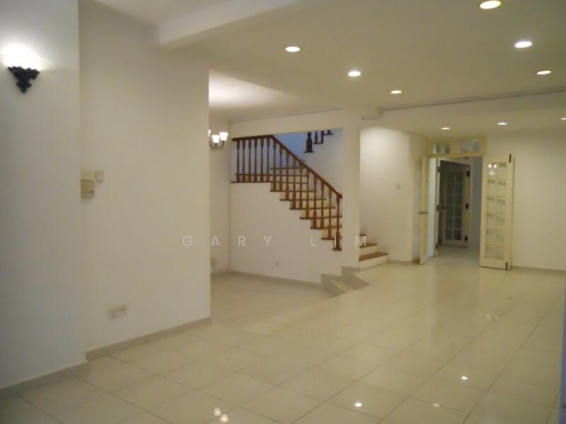For Rent - Nostalgic Semi d with Lush Greenery