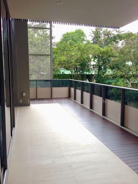 Massive sheltered balcony