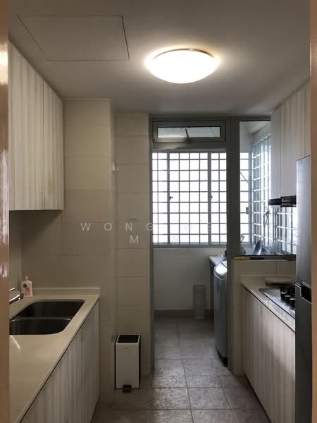 Hillview Regency, 26 Bukit Batok East Avenue 2, 3 Bedrooms, 1,195 sqft, Condominium For Rent, by Wong Wei Mun, 23731485 - Kitchen - PropertyGuru.com.sg