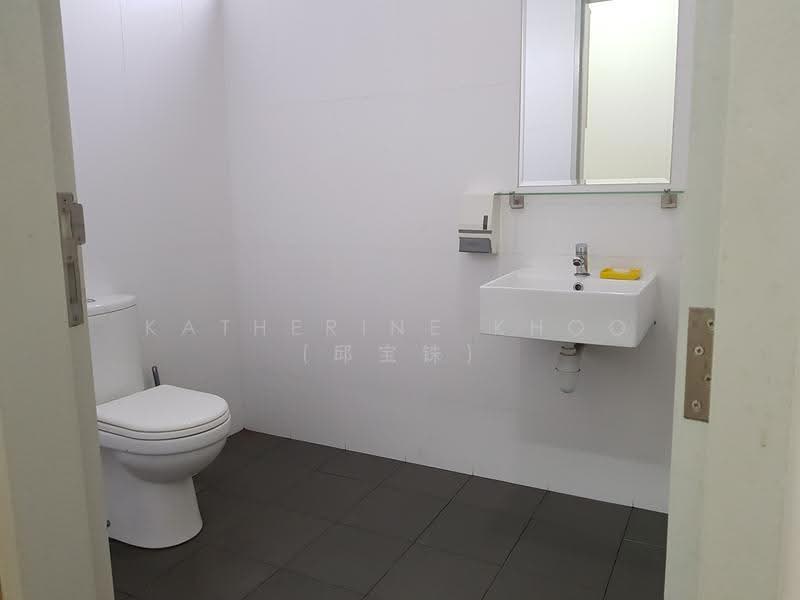 AZ @ Paya Lebar, 140 Paya Lebar Road, Eunos / Geylang / Paya Lebar, 1,195 sqft, Light Industrial (B1) For Rent, by Katherine Khoo, 23736157 - Restroom - CommercialGuru.com.sg
