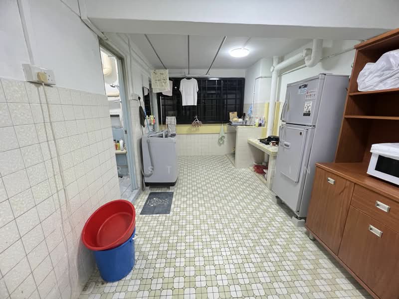 8 Holland Avenue, 8 Holland Avenue, 1 Bedroom, 250 sqft, HDB Flat For Rent, by Christine Chin, 23737674 - PropertyGuru.com.sg