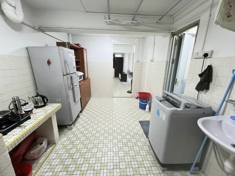 8 Holland Avenue, 8 Holland Avenue, 1 Bedroom, 250 sqft, HDB Flat For Rent, by Christine Chin, 23737674 - PropertyGuru.com.sg