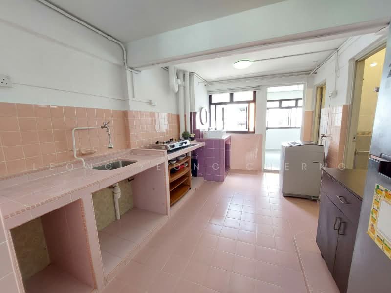3 Dover Road, 3 Dover Road, 2 Bedrooms, 700 sqft, HDB Flat For Rent, by Leong Yeong Cherng, 23739891 - Kitchen (with double sink, cooking hob, refrigerator, washer) - PropertyGuru.com.sg