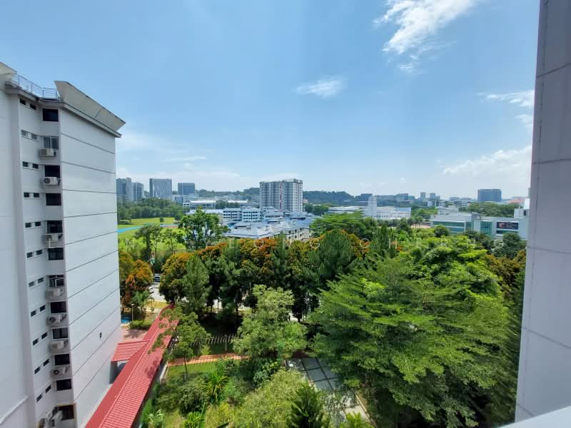 3 Dover Road, 3 Dover Road, 2 Bedrooms, 700 sqft, HDB Flat For Rent, by Leong Yeong Cherng, 23739891 - Breezy unblocked view from the main door - PropertyGuru.com.sg
