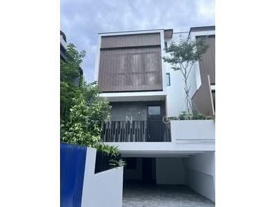 For Sale - ❤️EXCLUSIVE SERENITY. ALMOST NEW SEMID. BASEMENT CAR PARK. ☎️JEAN 93571119