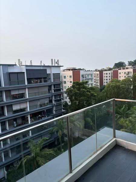 Hedges Park Condominium, 83 Flora Drive, Changi Airport / Changi Village, 2 Bedrooms, 764 sqft, Condominium For Rent, by Lee Jennifer, 23740608 - Balcony - PropertyGuru.com.sg