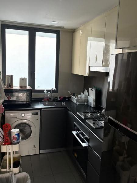 Hedges Park Condominium, 83 Flora Drive, Changi Airport / Changi Village, 2 Bedrooms, 764 sqft, Condominium For Rent, by Lee Jennifer, 23740608 - Kitchen - PropertyGuru.com.sg