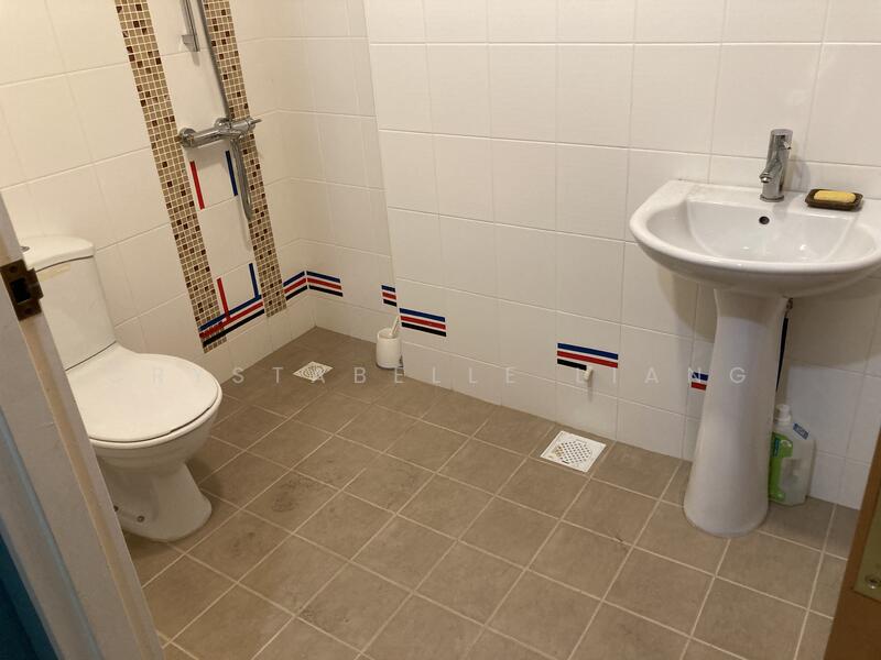 432B Sengkang West Way, 432B Sengkang West Way, 2 Bedrooms, 717 sqft, HDB Flat For Rent, by Crystabelle Liang, 23743506 - Bathroom 2 - PropertyGuru.com.sg