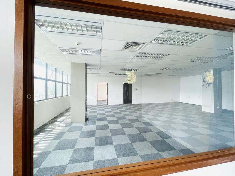 PAYA LEBAR BUSINESS SPACE. Semi-fitted. Tech Service, Call Ctr, Lift Lobby Frontage 5 mins walk MRT, Other Sizes: 5000+, 10500~15000 sqft can sub divide. CONTACT: +6596881177, 8,000 sqft, Light Industrial (B1) For Rent, by KOH HOONG TSE (ADRIAN), 23746534 - CommercialGuru.com.sg