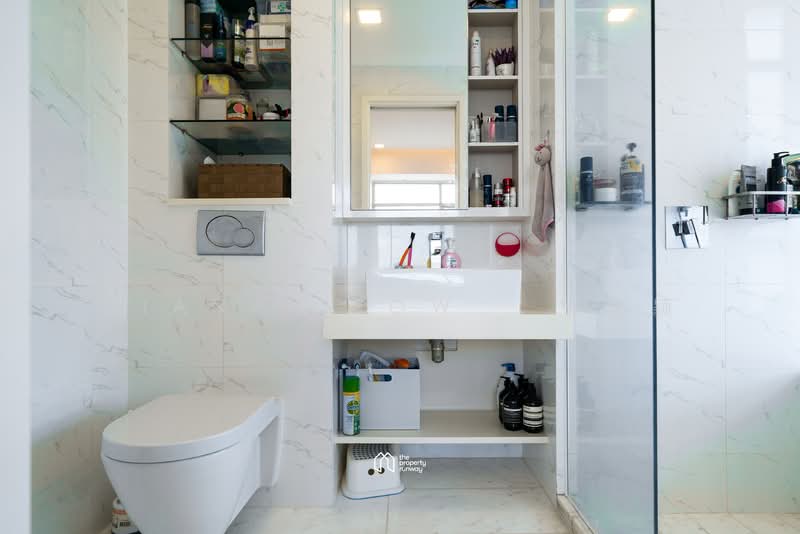 The Cascadia, 945 Bukit Timah Road, 2 Bedrooms, 883 sqft, Condominium For Rent, by Diana Teow, 23747429 - Bathroom (Furniture may differ) - PropertyGuru.com.sg