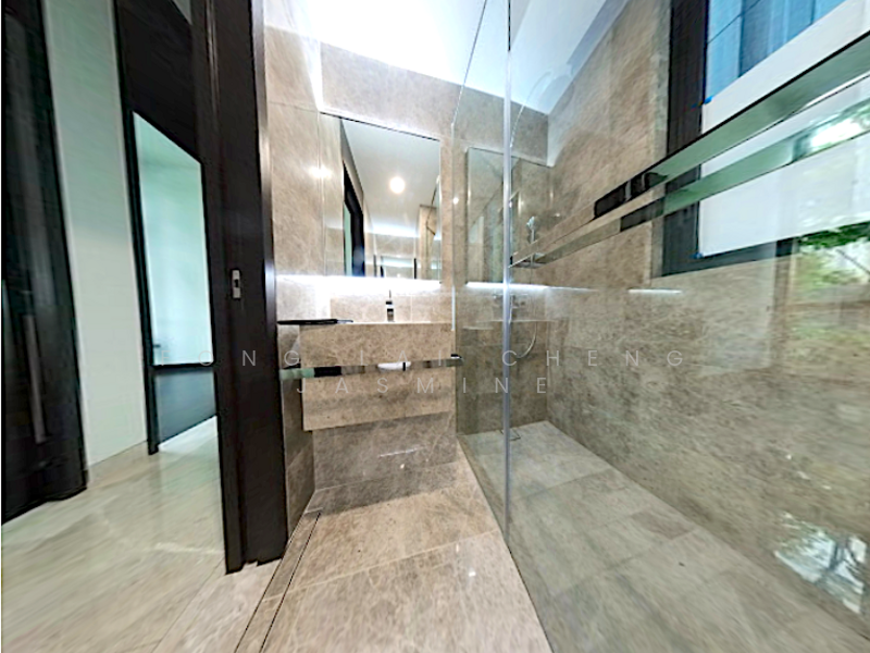 Martin Modern, 10 Martin Place, 3 Bedrooms, 1,012 sqft, Apartment For Rent, by Fong Lai Cheng Jasmine, 23749339 - Common Bath - PropertyGuru.com.sg