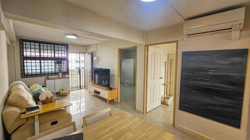 11 Holland Drive, 11 Holland Drive, Tanglin / Holland / Bukit Timah, 2 Bedrooms, 700 sqft, HDB Flat For Rent, by Sam Chin, 23751713 - Living Room - PropertyGuru.com.sg