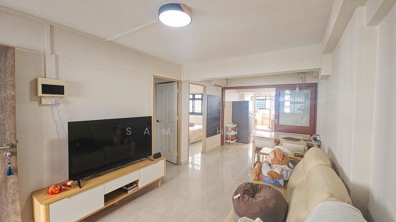 11 Holland Drive, 11 Holland Drive, Tanglin / Holland / Bukit Timah, 2 Bedrooms, 700 sqft, HDB Flat For Rent, by Sam Chin, 23751713 - Living Room - PropertyGuru.com.sg