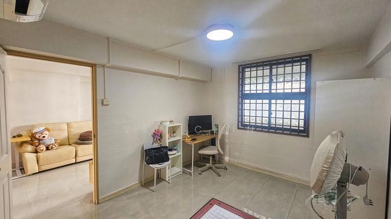 11 Holland Drive, 11 Holland Drive, Tanglin / Holland / Bukit Timah, 2 Bedrooms, 700 sqft, HDB Flat For Rent, by Sam Chin, 23751713 - Living Room - PropertyGuru.com.sg