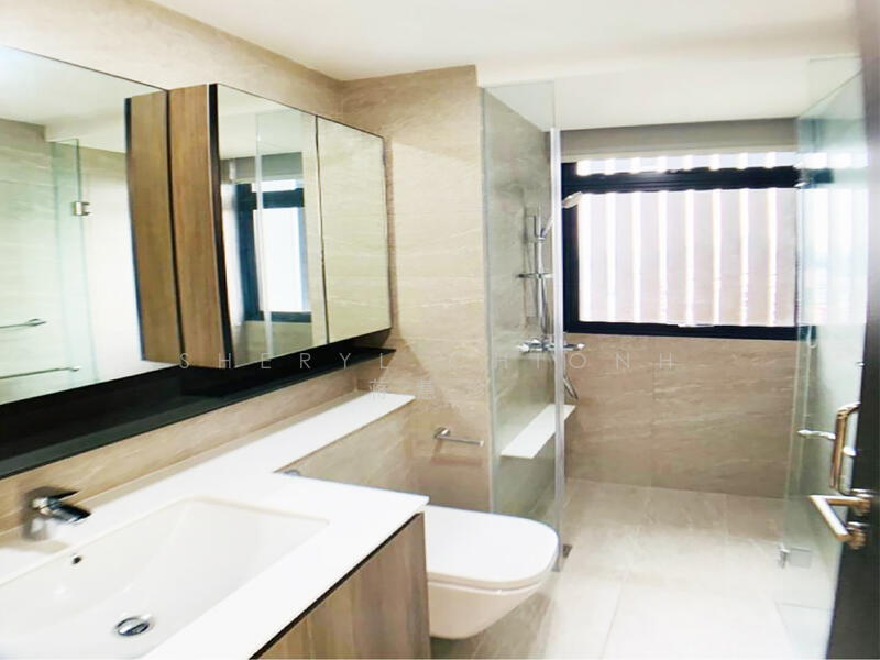 The Clement Canopy - Master Toilet