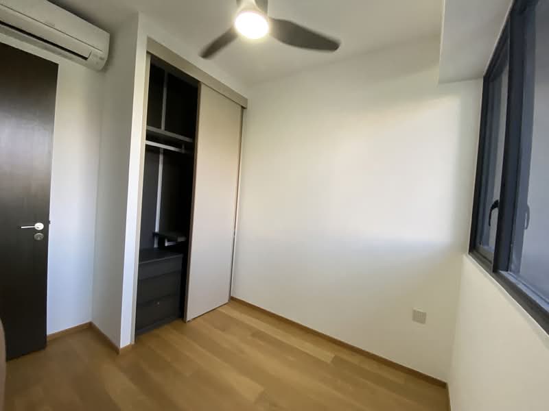 Grandeur Park Residences, 11 Bedok South Avenue 3, 2 Bedrooms, 592 sqft, Condominium For Rent, by KK Lee, 23755044 - Bedroom 2 with ceiling fan - PropertyGuru.com.sg