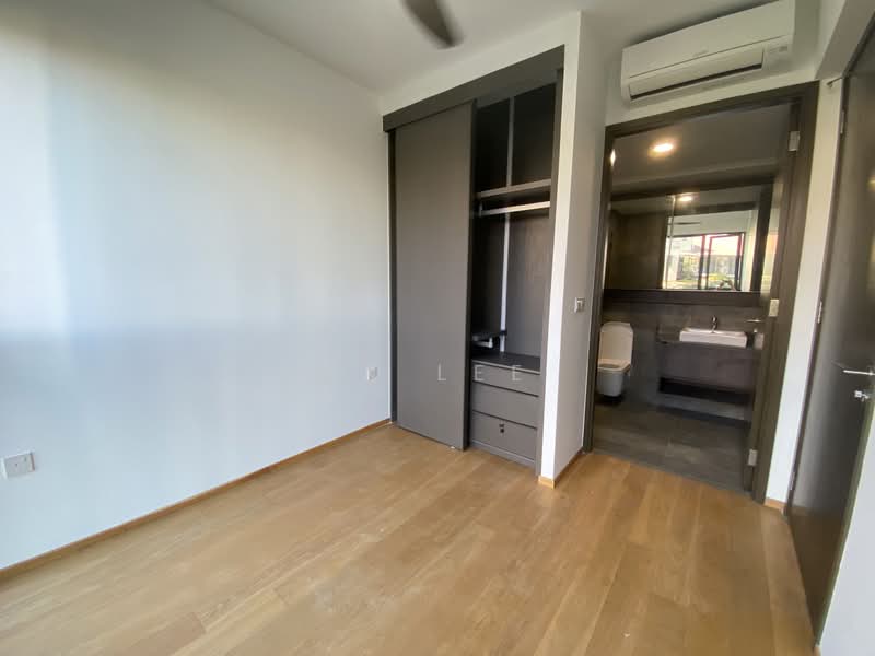 Grandeur Park Residences, 11 Bedok South Avenue 3, 2 Bedrooms, 592 sqft, Condominium For Rent, by KK Lee, 23755044 - Master bedroom - PropertyGuru.com.sg