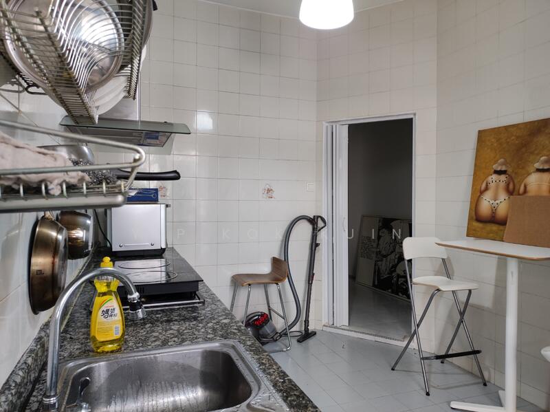 Wu De Building, 6A Beatty Road, Room Rental, 100 sqft, Apartment For Rent, by Yip Kok Kuin, 23756524 - kitchen - weekly cleaning provided - PropertyGuru.com.sg