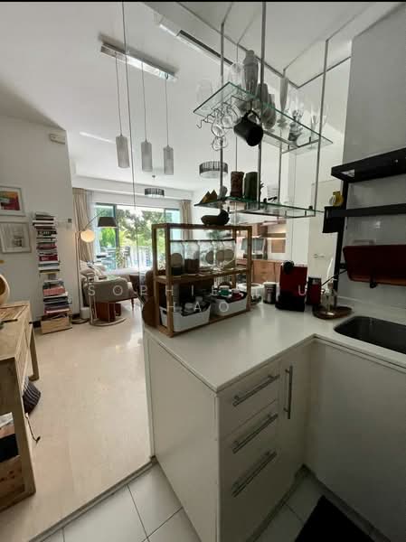 Watermark Robertson Quay, 5 Rodyk Street, 2 Bedrooms, 1,054 sqft, Apartment For Rent, by Sophie Liu Hao, 23762036 - PropertyGuru.com.sg