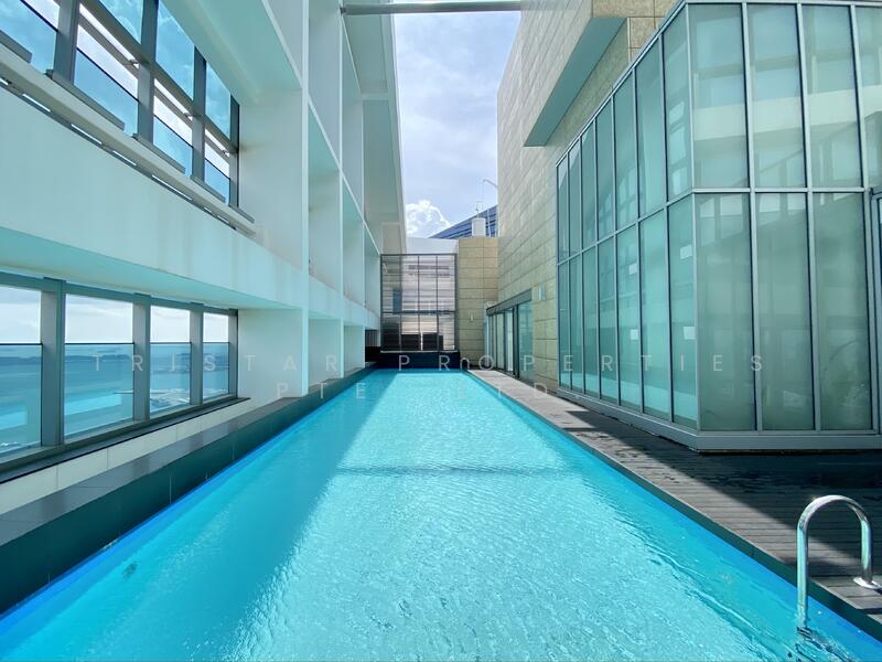 25 metres rooftop swimming pool. Highest point in Marina Bay Residences overlooking Marina Bay.