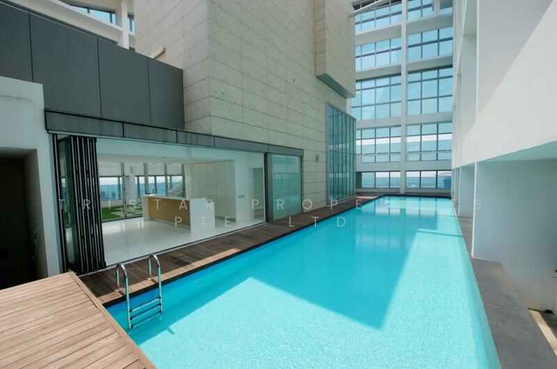 25 metres rooftop swimming pool. Highest point in Marina Bay Residences overlooking Marina Bay.