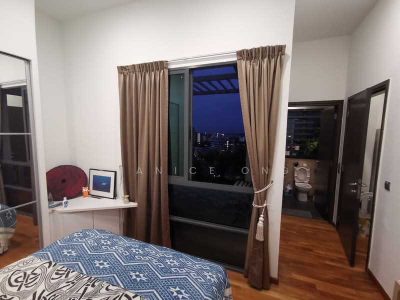 Sims Edge, 1 Geylang East Avenue 2, 2 Bedrooms, 872 sqft, Condominium For Rent, by Shanice ONG, 23766067 - Master bedroom (occupied state) - PropertyGuru.com.sg