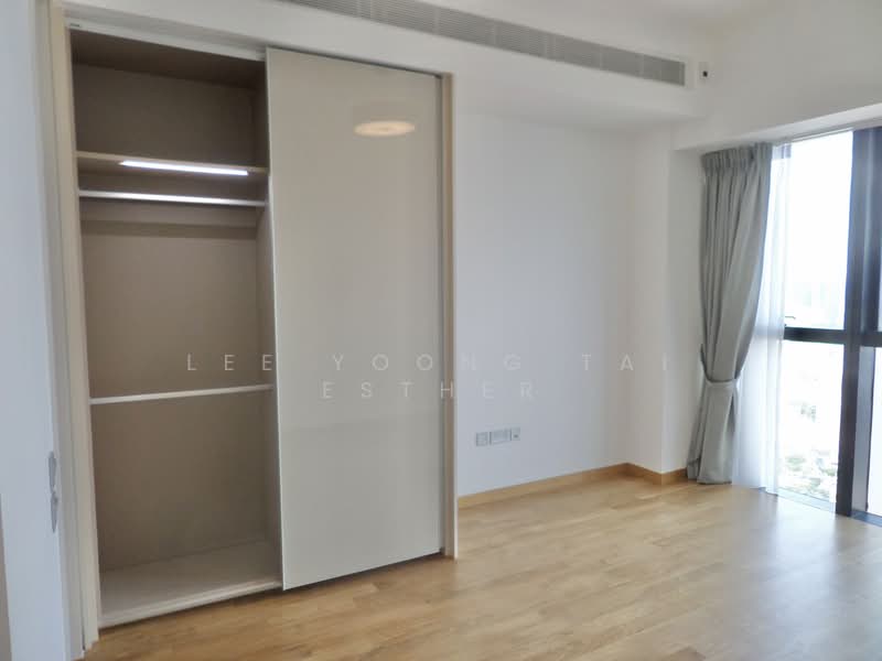 DUO Residences, 1 Fraser Street, 3 Bedrooms, 1,722 sqft, Apartment For Sale, by Lee Yoong Tai Esther, 23767405 - Master bedroom - PropertyGuru.com.sg
