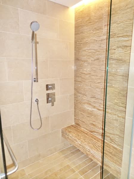 DUO Residences, 1 Fraser Street, 3 Bedrooms, 1,722 sqft, Apartment For Sale, by Lee Yoong Tai Esther, 23767405 - master bathroom - PropertyGuru.com.sg