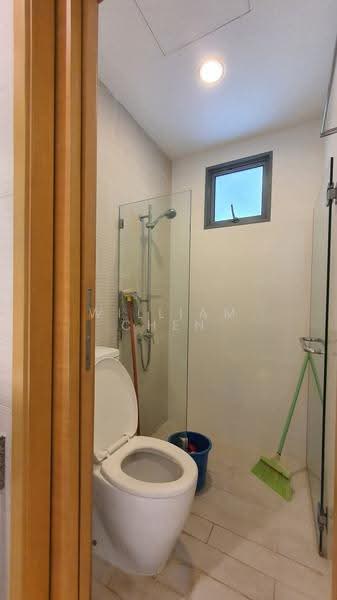 Viz at Holland, 221 Queensway, Tanglin / Holland / Bukit Timah, 2 Bedrooms, 818 sqft, Condominium For Rent, by William Chen, 23770057 - PropertyGuru.com.sg