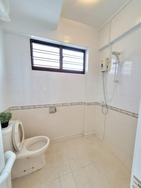 Common Bathroom 
