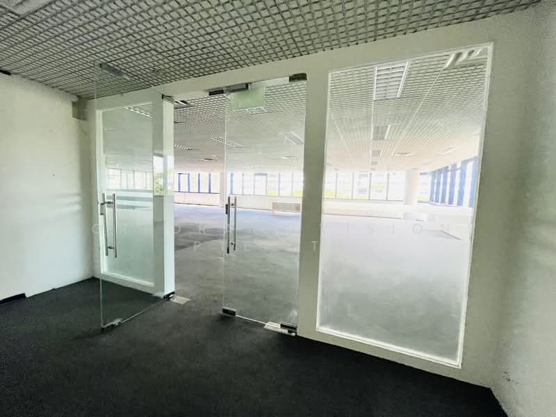 ENTIRE BUILDING FOR LEASE: OWN GROUND FLOOR Storage, Production, Corporate HQ Office. Open Parking, Tampines/ Bedok/ Simei CONTACT: +6596881177 Adrian.Koh@corporatevisions.com.sg, Eunos / Geylang / Paya Lebar, 90,000 sqft, Factory / Workshop (B2) For Rent, by ADRIAN KOH HT, 23773066 - Upper floor Ancillary Office - CommercialGuru.com.sg