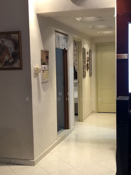 688 Jurong West Central 1, 688 Jurong West Central 1, Room Rental, 130 sqft, HDB Flat For Rent, by Dennis Seetoh Onn, 23774463 - Bathroom besides the common room - PropertyGuru.com.sg