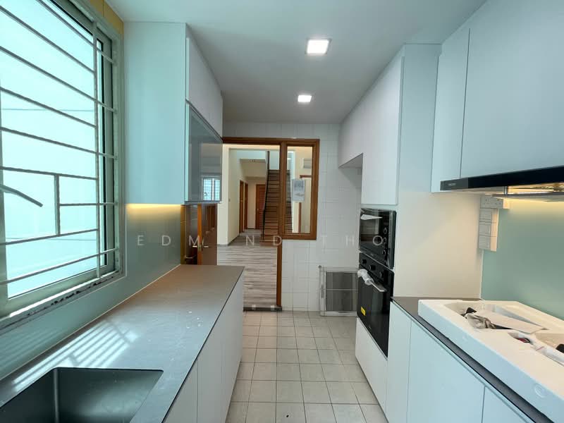 Queens, 10 Stirling Road, 4 Bedrooms, 2,336 sqft, Condominium For Rent, by Edmund Thor, 23778732 - Kitchen - PropertyGuru.com.sg