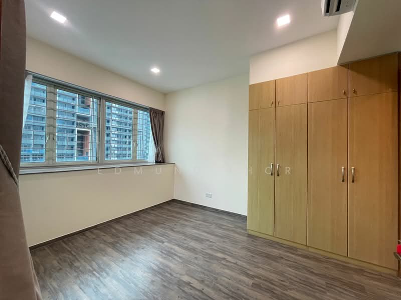 Queens, 10 Stirling Road, 4 Bedrooms, 2,336 sqft, Condominium For Rent, by Edmund Thor, 23778732 - Master bedroom - PropertyGuru.com.sg