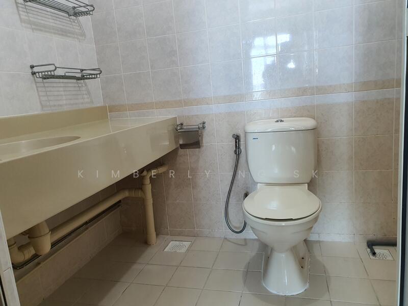 Master Bedroom Toilet