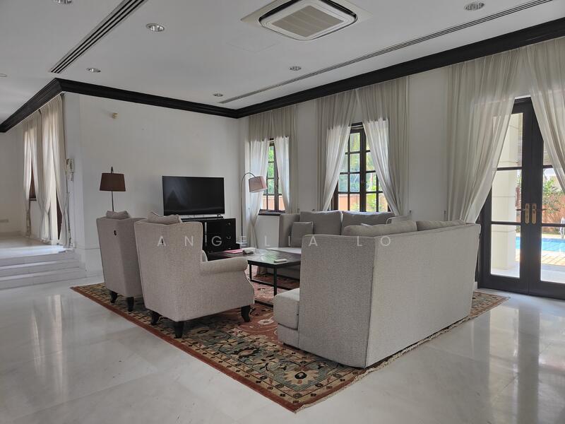 Living room next to the pool