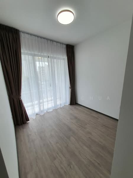 Forest Woods, , 3 Bedrooms, 915 sqft, Condominium For Rent, by Shirley Chua, 23789096 - Master bedroom view 1 - PropertyGuru.com.sg