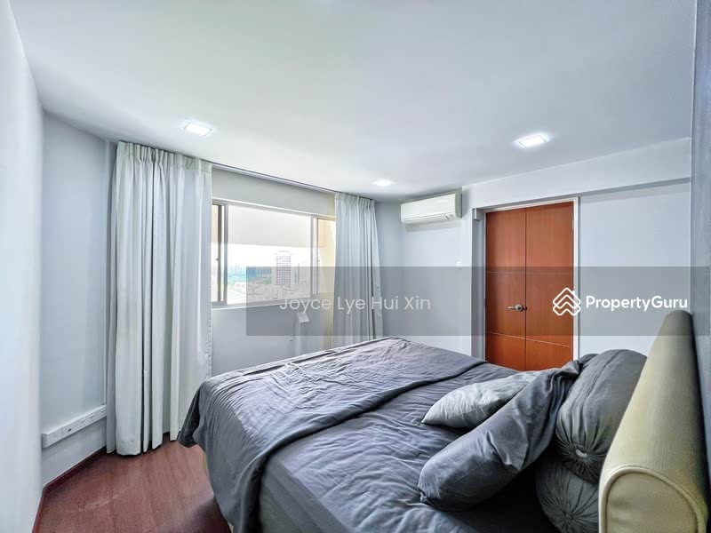 For Sale - 212 Jurong East Street 21
