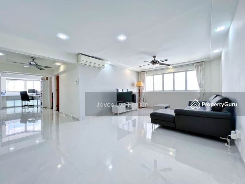 For Sale - 212 Jurong East Street 21