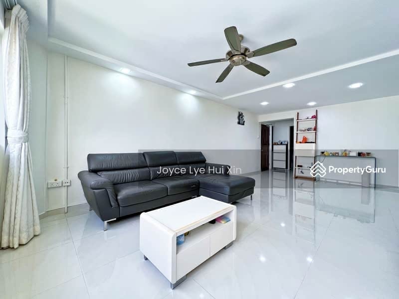 For Sale - 212 Jurong East Street 21