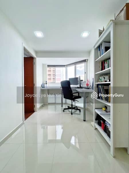 For Sale - 212 Jurong East Street 21