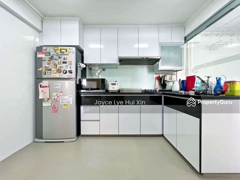 For Sale - 212 Jurong East Street 21