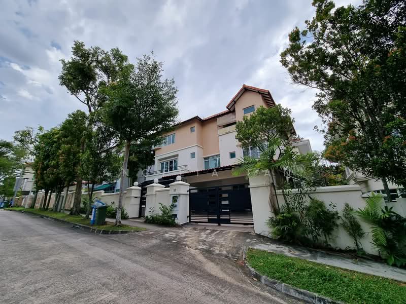 Woodgrove Estate, 22 Woodgrove Avenue, 6 Bedrooms, 5,000 sqft, Detached House For Sale, by Angelia Tan, 23792366 - Exterior of house - PropertyGuru.com.sg