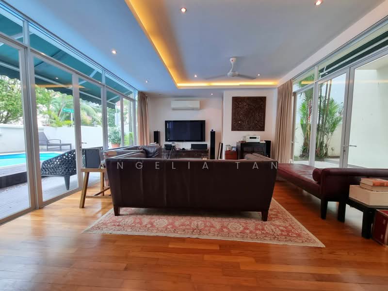 Woodgrove Estate, 22 Woodgrove Avenue, 6 Bedrooms, 5,000 sqft, Detached House For Sale, by Angelia Tan, 23792366 - Living room - PropertyGuru.com.sg