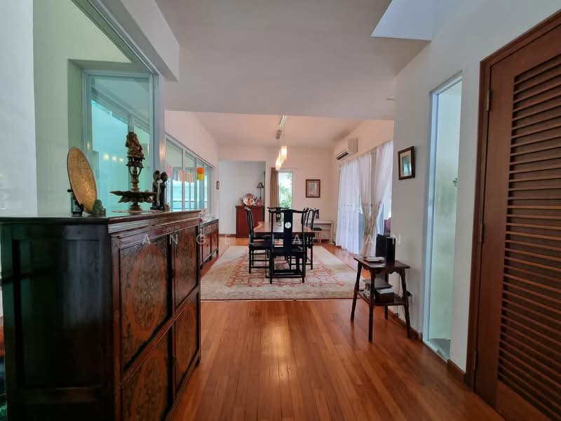 Woodgrove Estate, 22 Woodgrove Avenue, 6 Bedrooms, 5,000 sqft, Detached House For Sale, by Angelia Tan, 23792366 - Entrance - PropertyGuru.com.sg